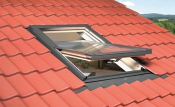 Installation et pose de velux à Vitrolles<br />
